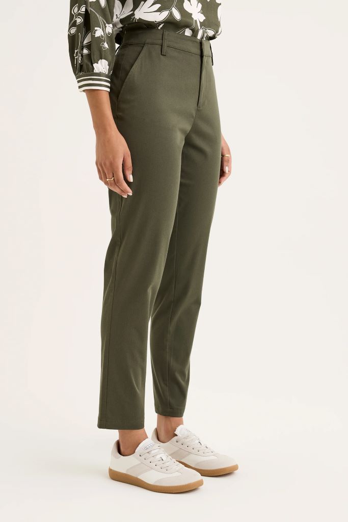 Classic Chino in Khaki