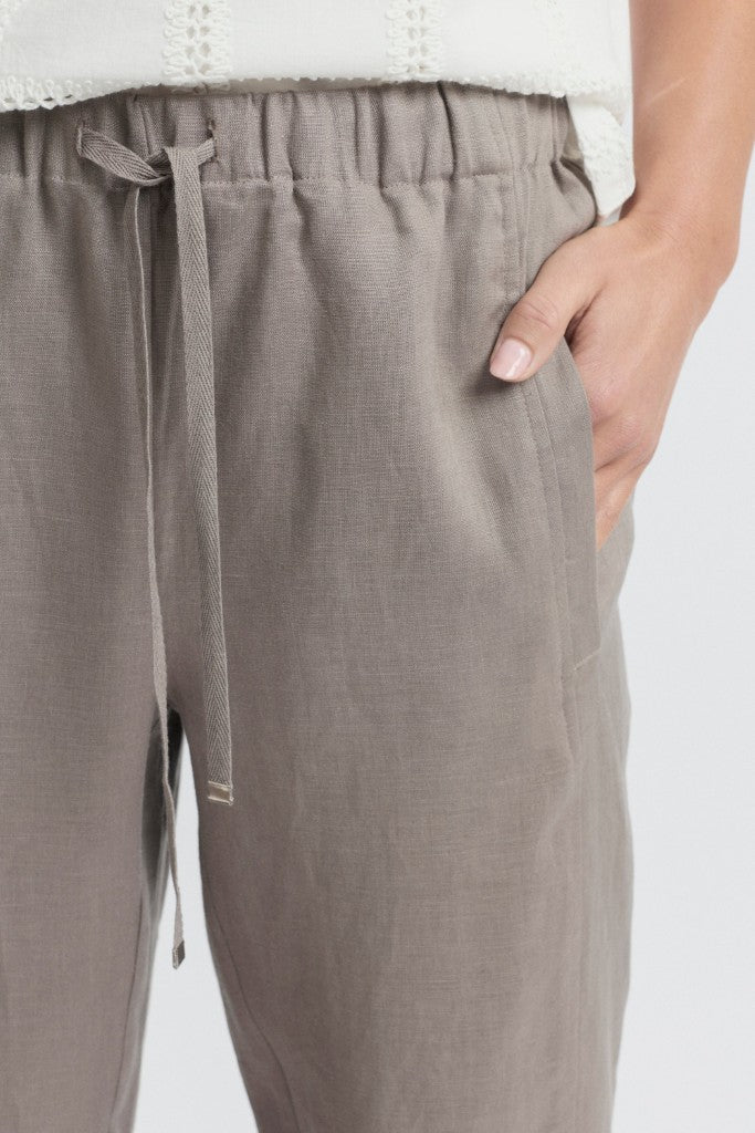 Tirari Slim Pant in Earth