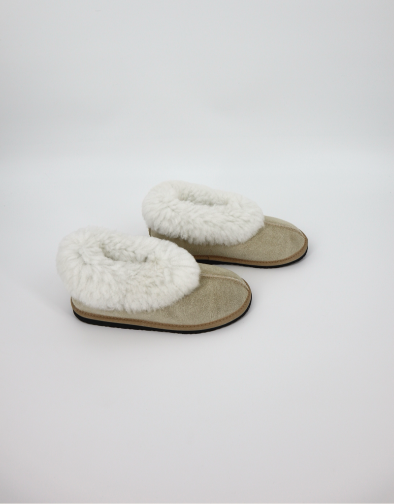 Cosy Sheepskin Wool Slipper in Sand with White Collar