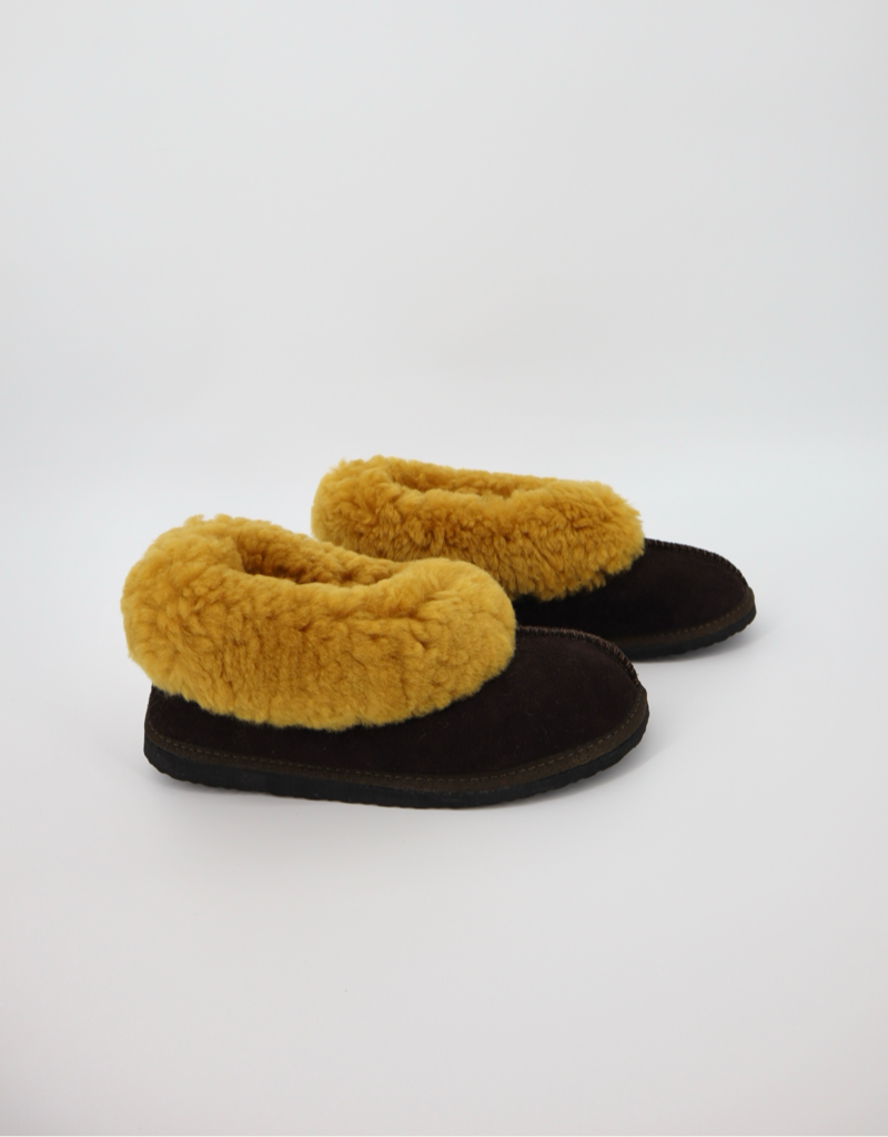 Cosy Sheepskin Wool Slipper in Chocolate with Gold Collar