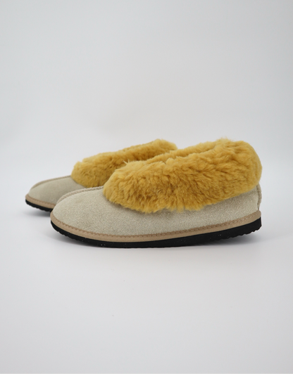 Cosy Sheepskin Wool Slipper in Sand with Gold Collar