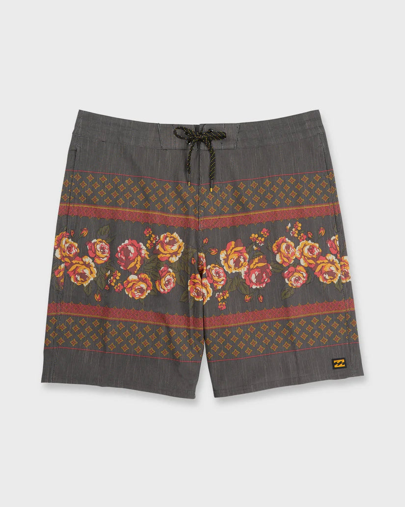 Sundays Lo-Tide Beach Short in Phantom