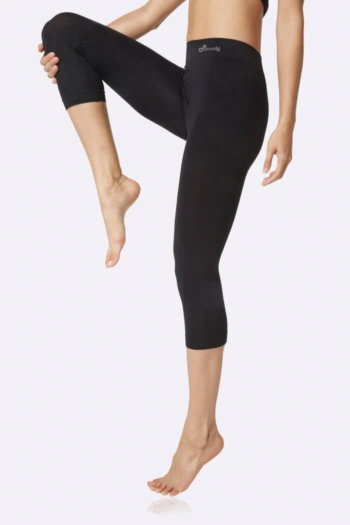 Bamboo 3/4 Leggings in Black