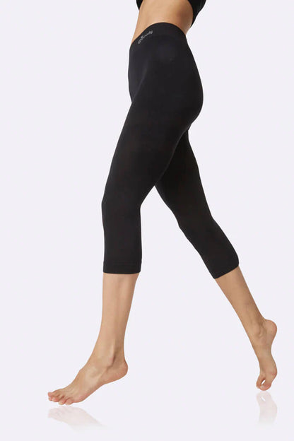 Bamboo 3/4 Leggings in Black