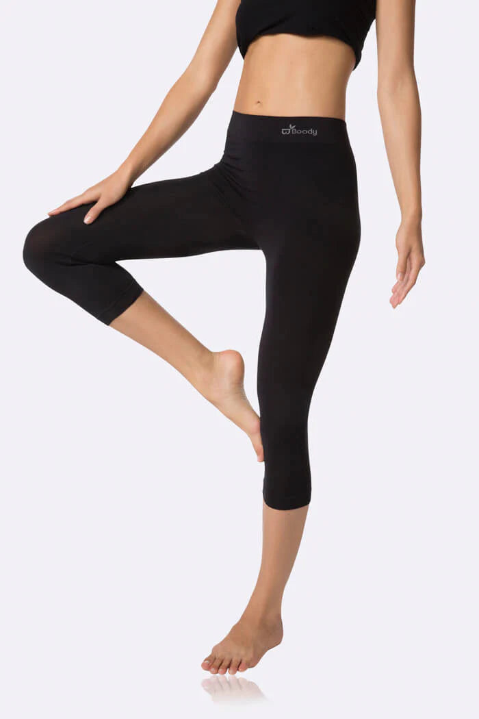 Bamboo 3/4 Leggings in Black