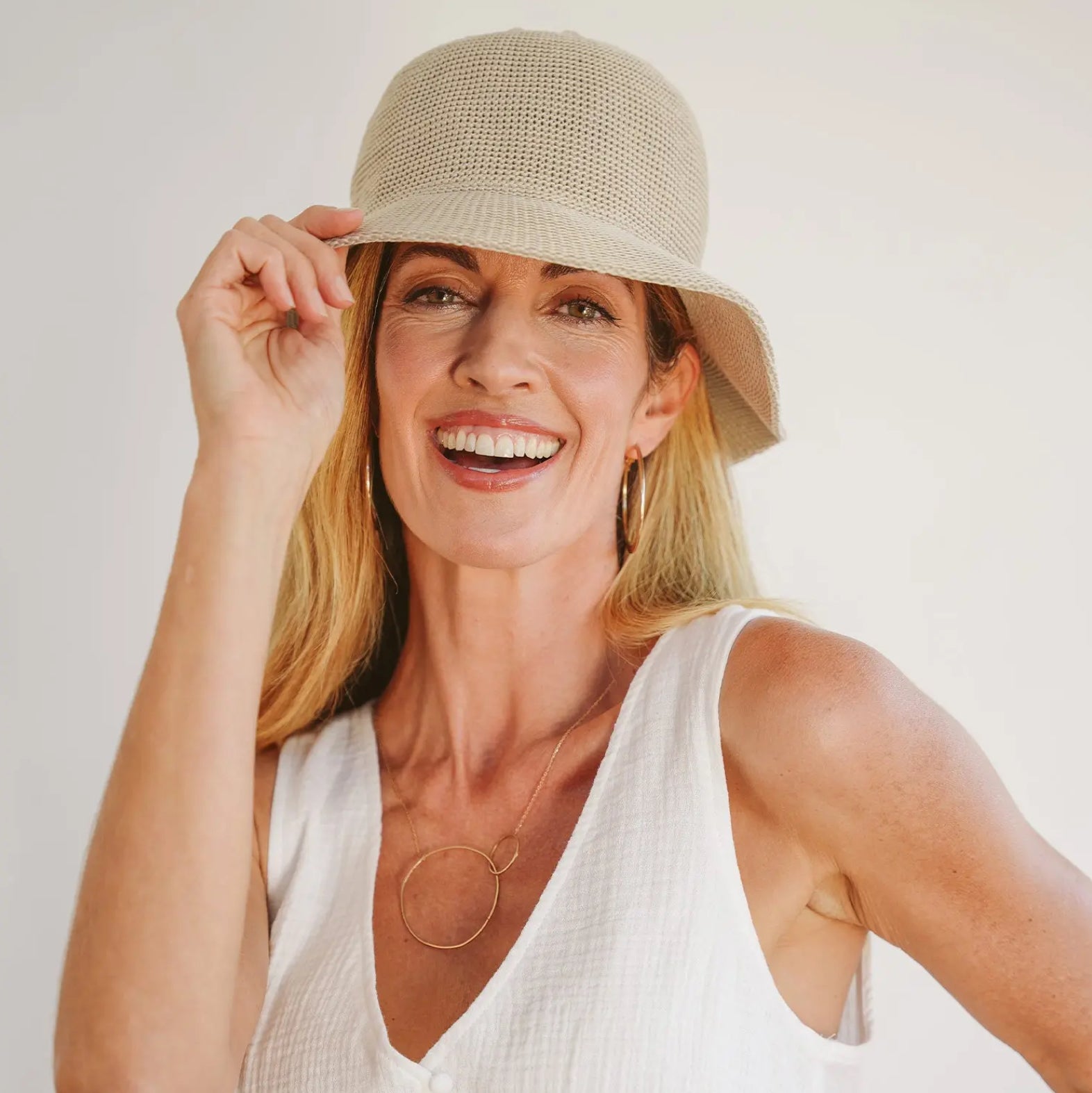 Lizzie Bucket Hat in Stone