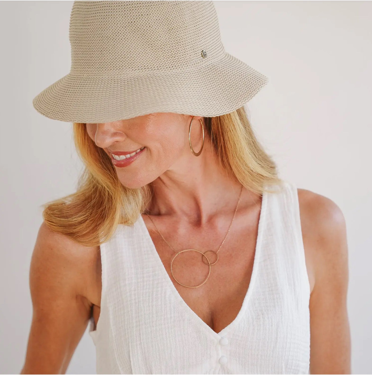 Lizzie Bucket Hat in Stone