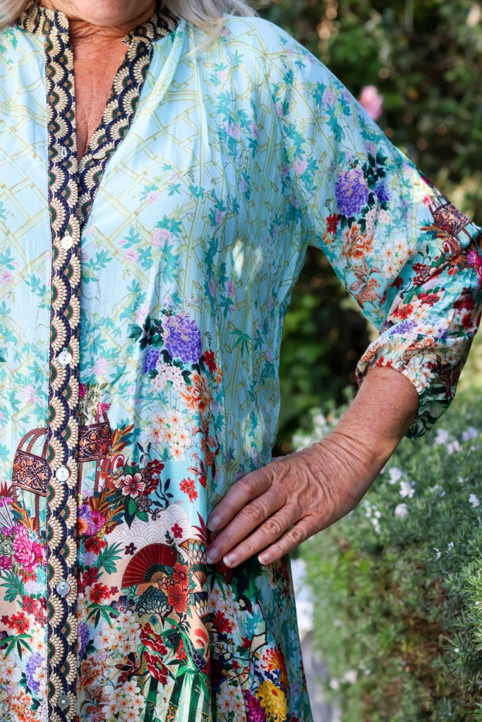 Arlene Raglan Maxi Dress in Blue Scallop