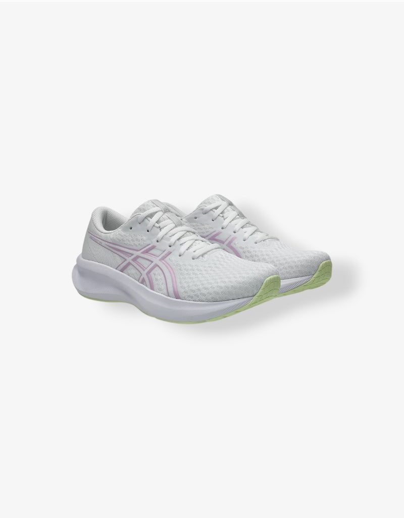Patriot 14 Shoe in White / Illuminate Yellow
