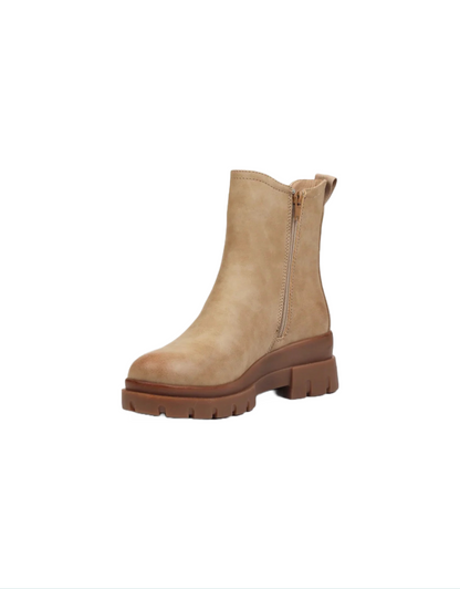 Hunt Boot in Taupe