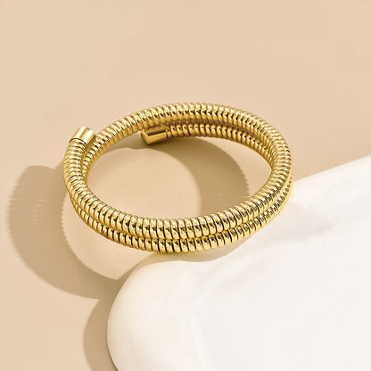 Metal Twist Bracelet in Gold