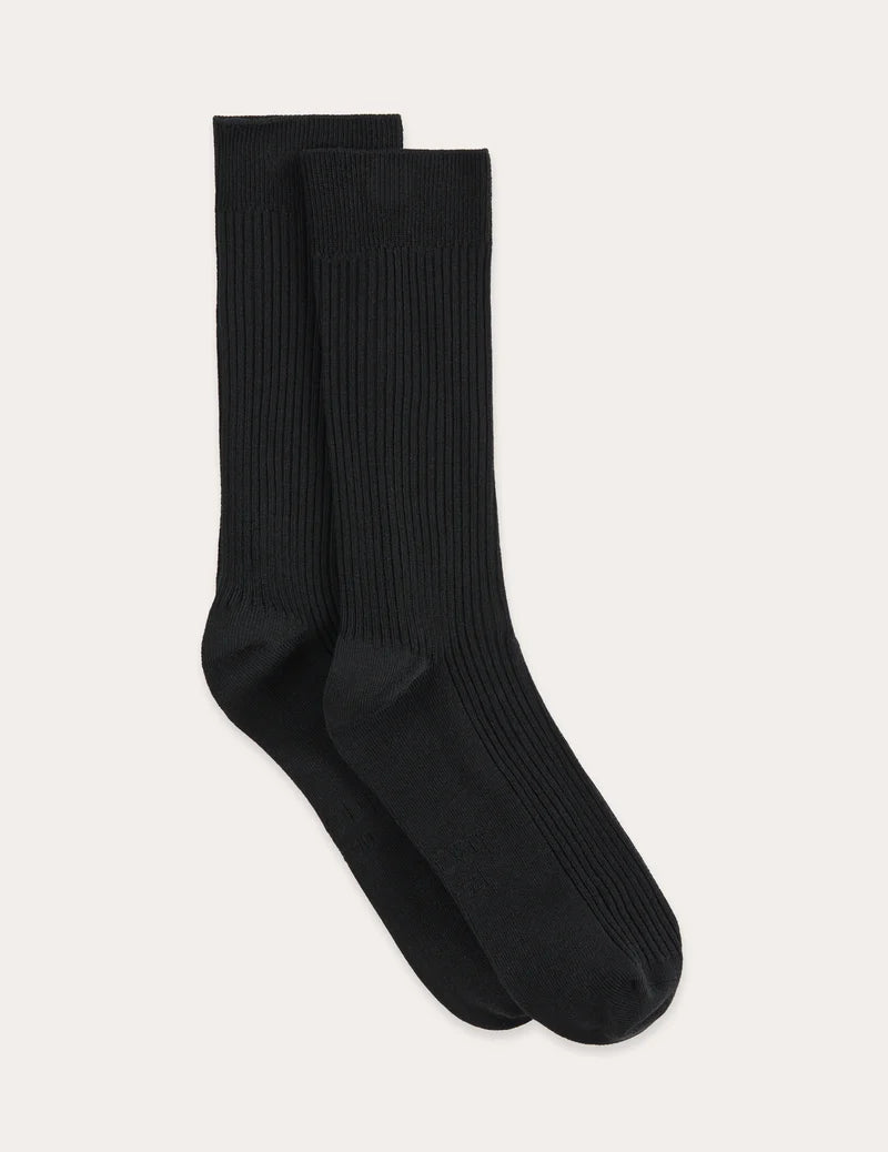 Ribbed Crew Socks in Black