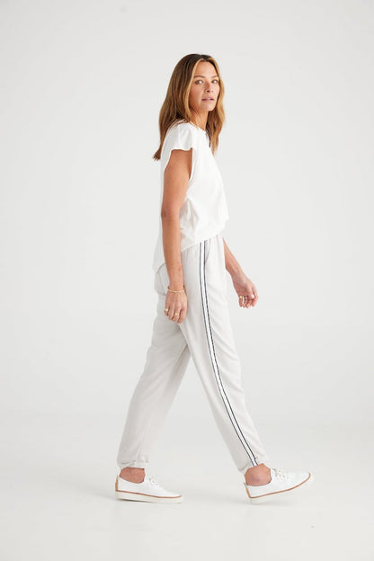 Miles Away Pant in Oyster