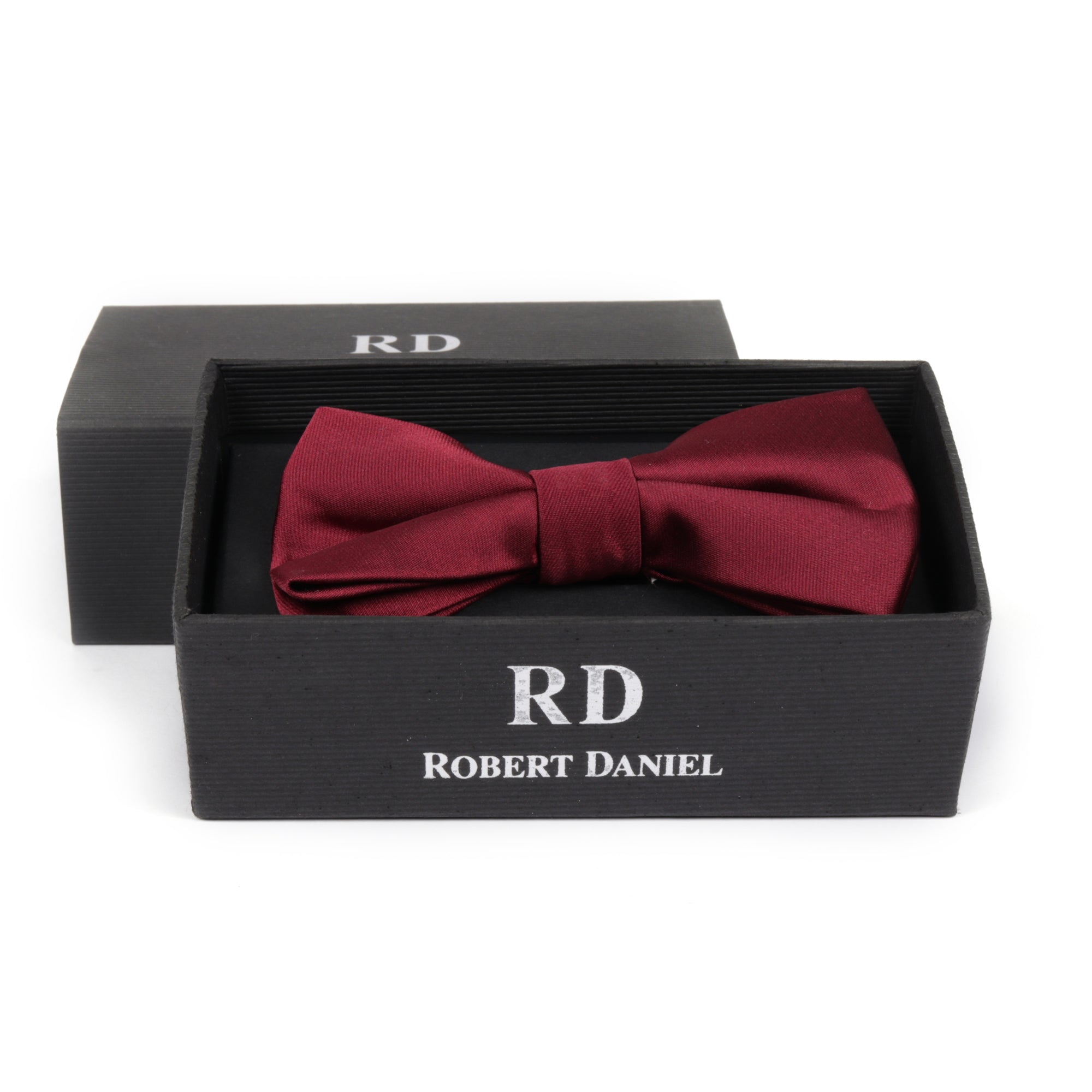 Bow Tie With Matching Pocket Square in Burgundy