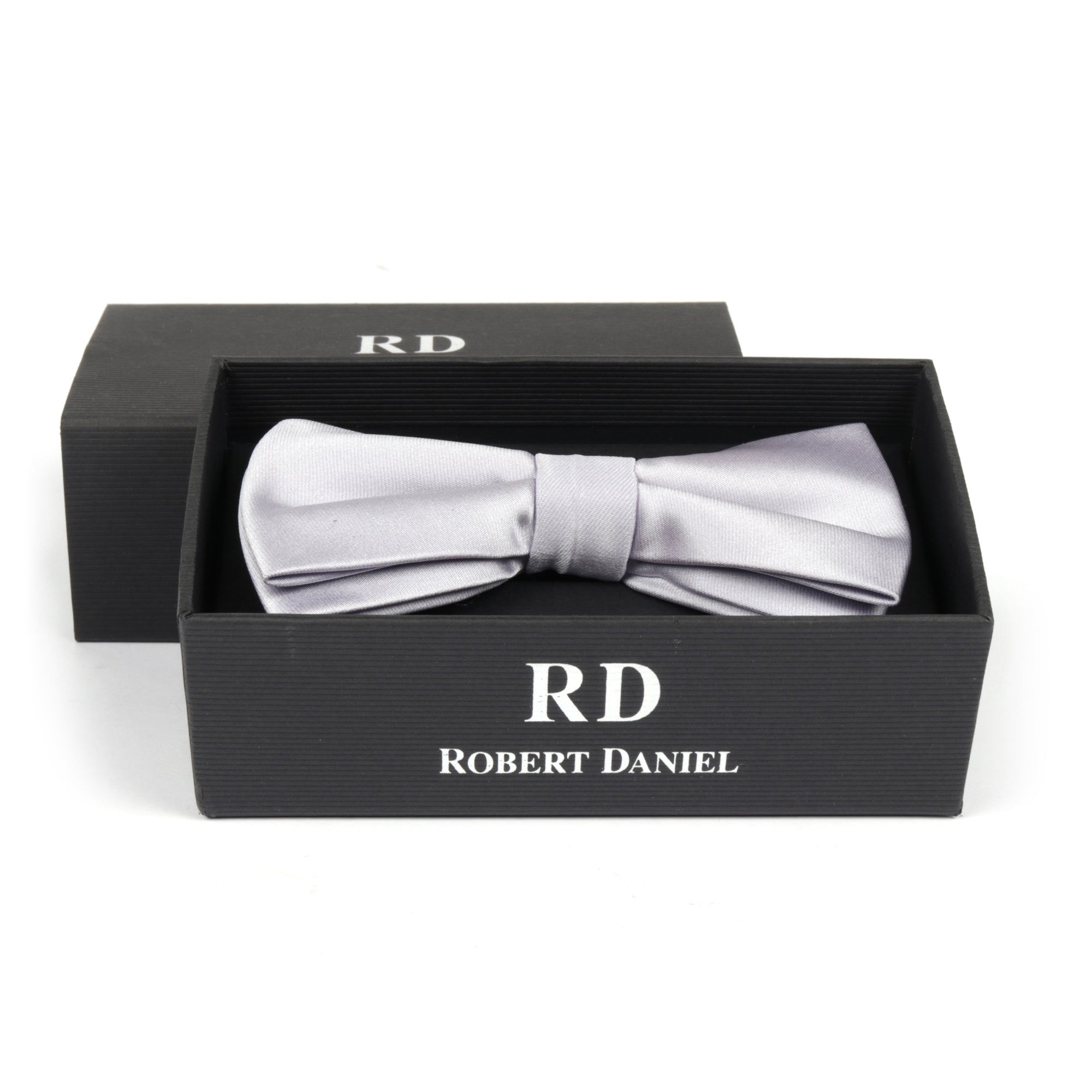 Bow Tie With Matching Pocket Square in Light Grey