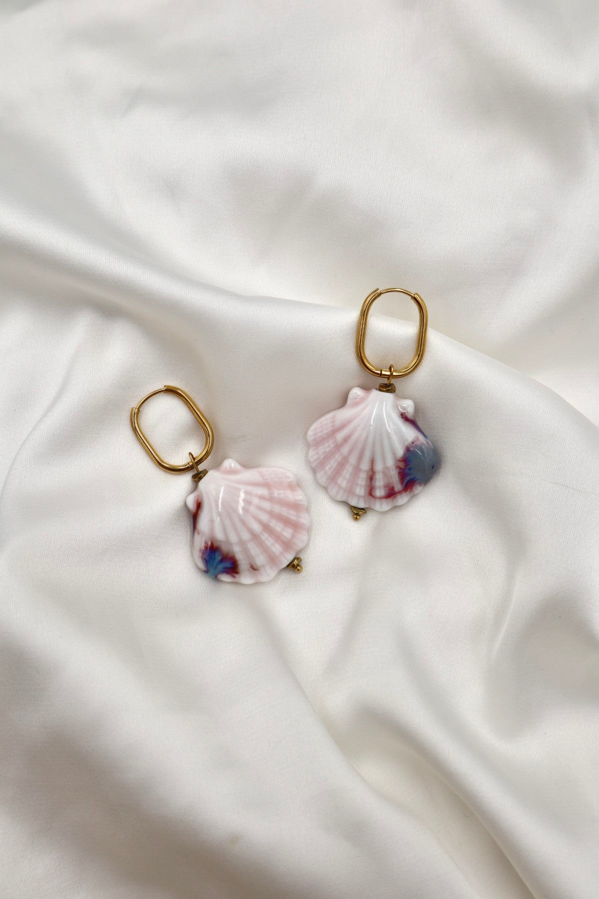 Chiada Charm Hoops in XL Shell
