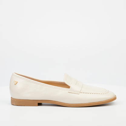 Dasha Loafer in Beige