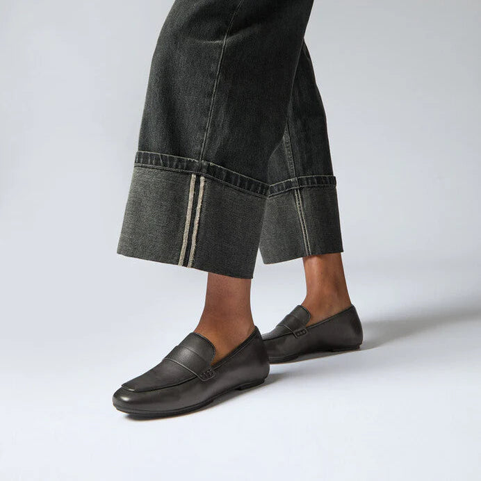 Delicato Soft Leather Loafers in Black