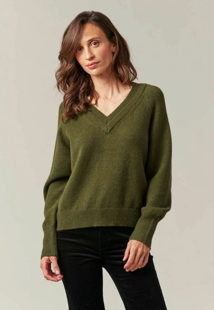 Berilde V Neck Pullover in Khaki