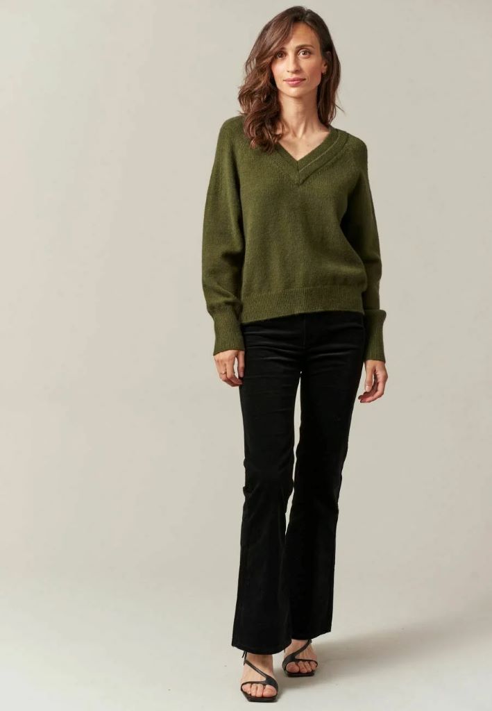 Berilde V Neck Pullover in Khaki