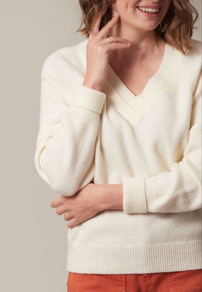 Berilde V Neck Pullover in Off White