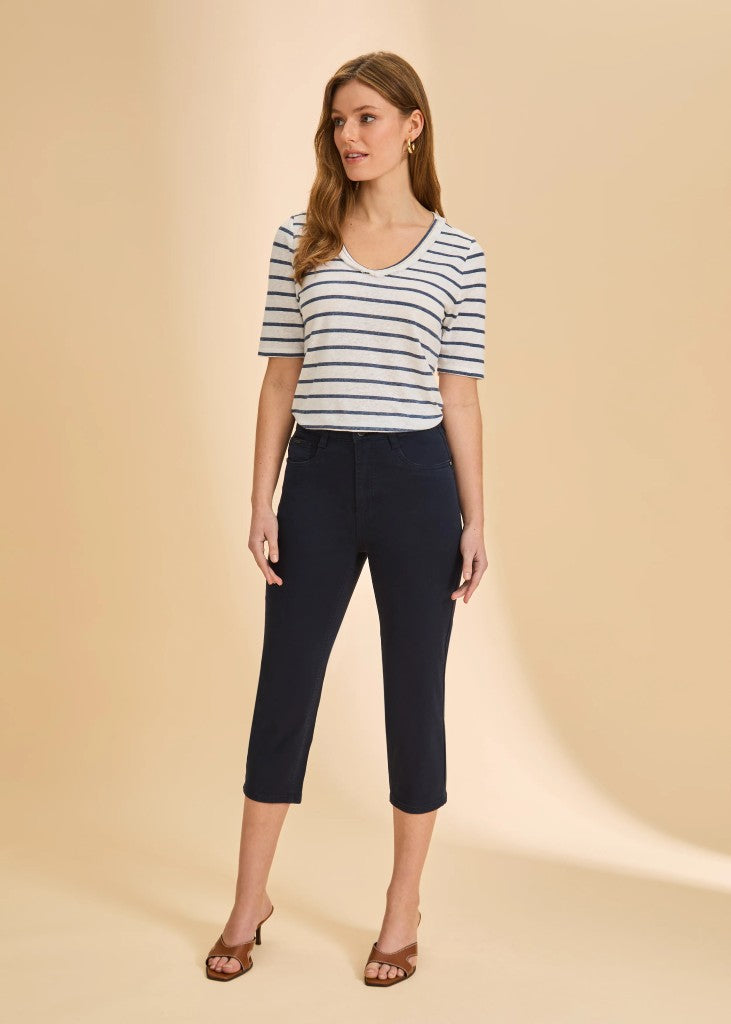 Suzanne Twill Capri in Navy