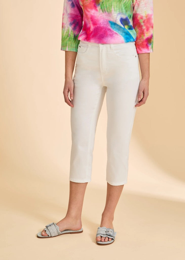 Suzanne Twill Capri in White