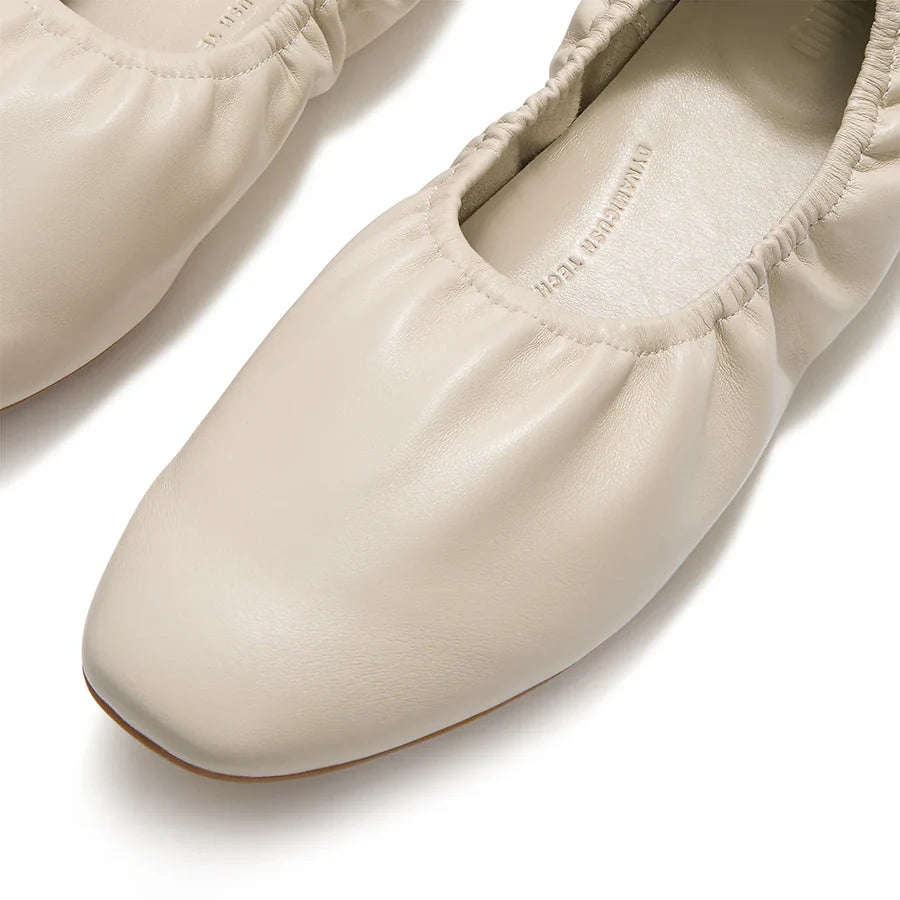 Delicato High Ballerina Shoe in Hazy Taupe