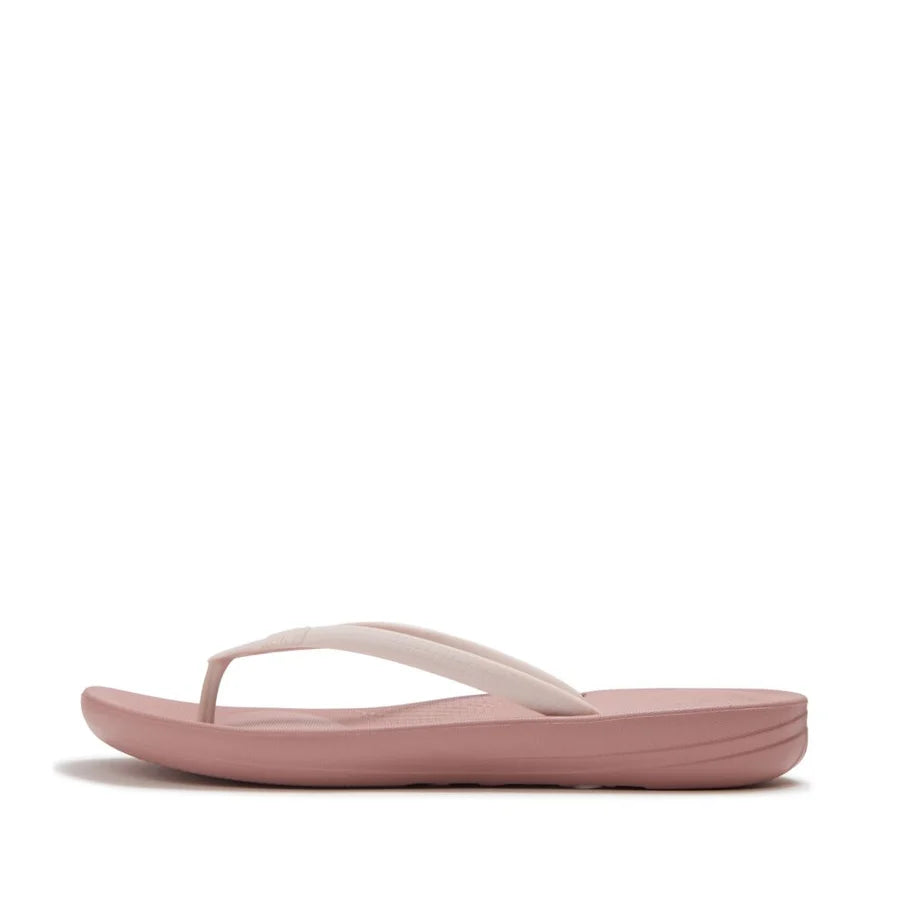 iQushion x Pantone Flops in Cameo Brown