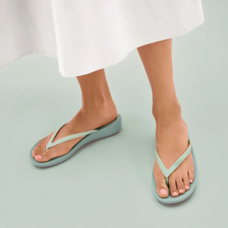 iQushion x Pantone Flops in Iceberg Green