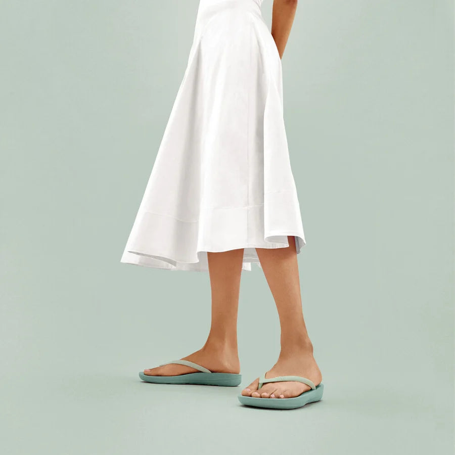 iQushion x Pantone Flops in Iceberg Green