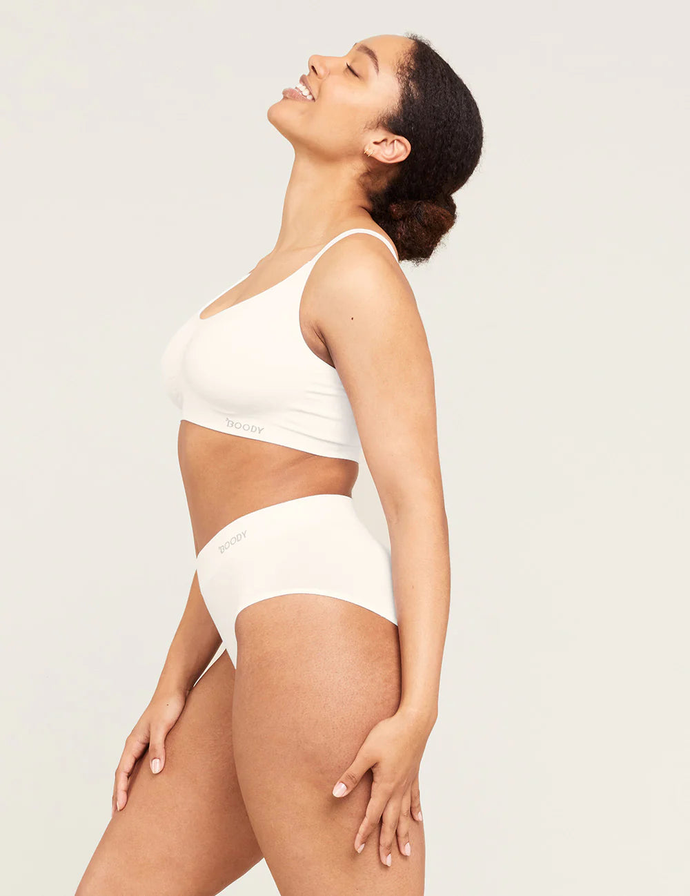 Bamboo Full Bust Wireless Bra in White