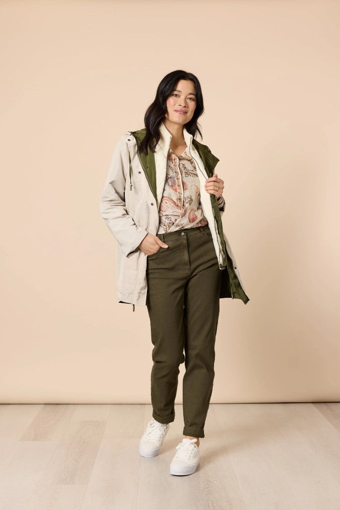 Slim Leg Miracle Denim Jeans in Khaki
