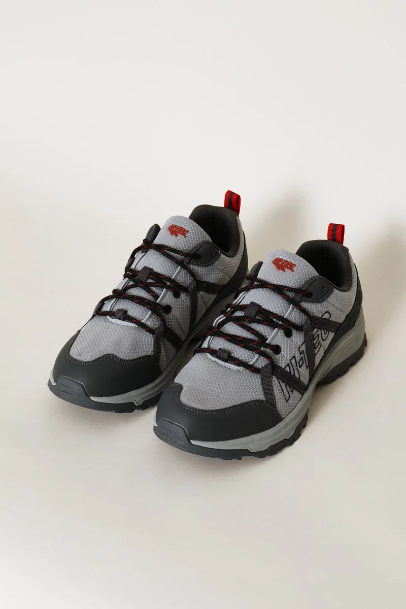 Raider Low Cut Shoe in Grey / Red