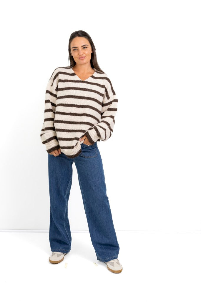 Ibiza V-Neck Relaxed Knit in Cream / Chocolate