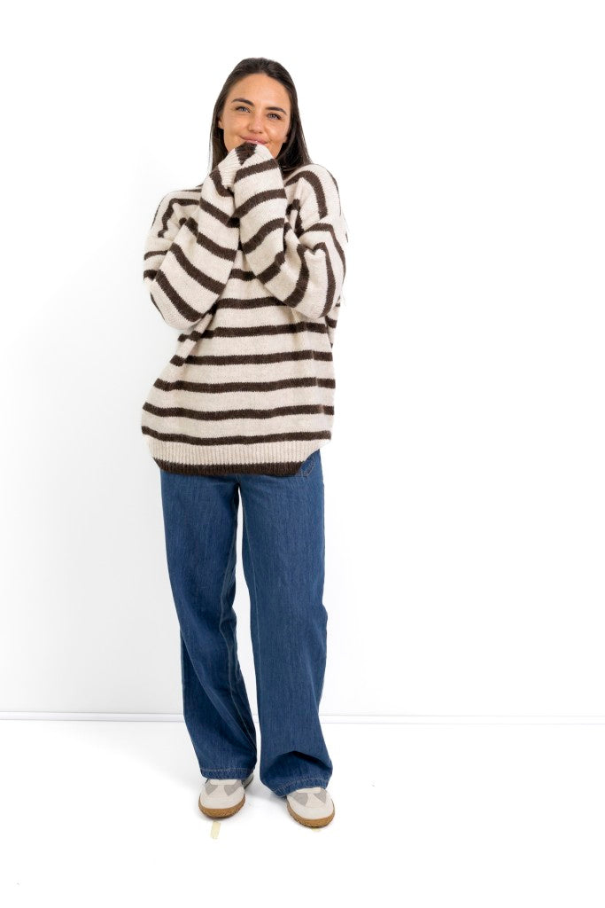 Ibiza V-Neck Relaxed Knit in Cream / Chocolate