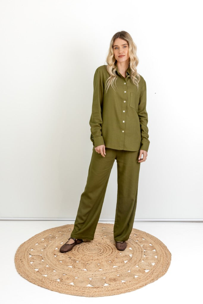 Ilya Classic Shirt in Deep Olive