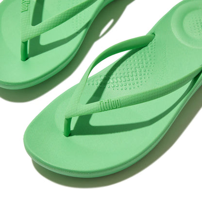 iQushion Ergonomic Flip Flops in Pop Green