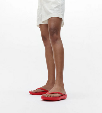 iQushion Ergonomic Flip Flops in Red