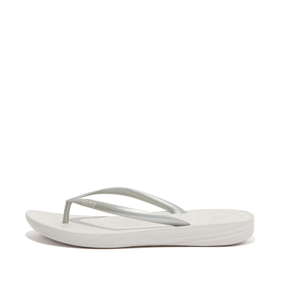 iQushion Ergonomic Flip Flops in Silver