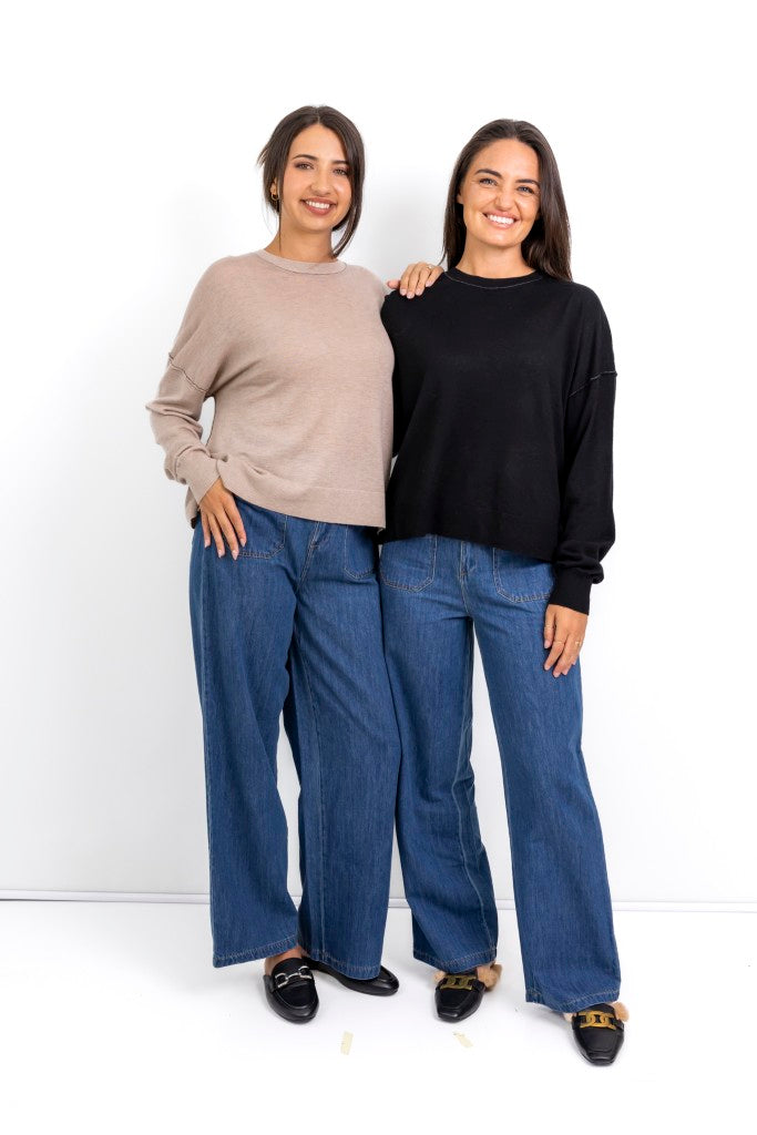 Irvine Contrast Stitching Classic Crew Neck in Stone