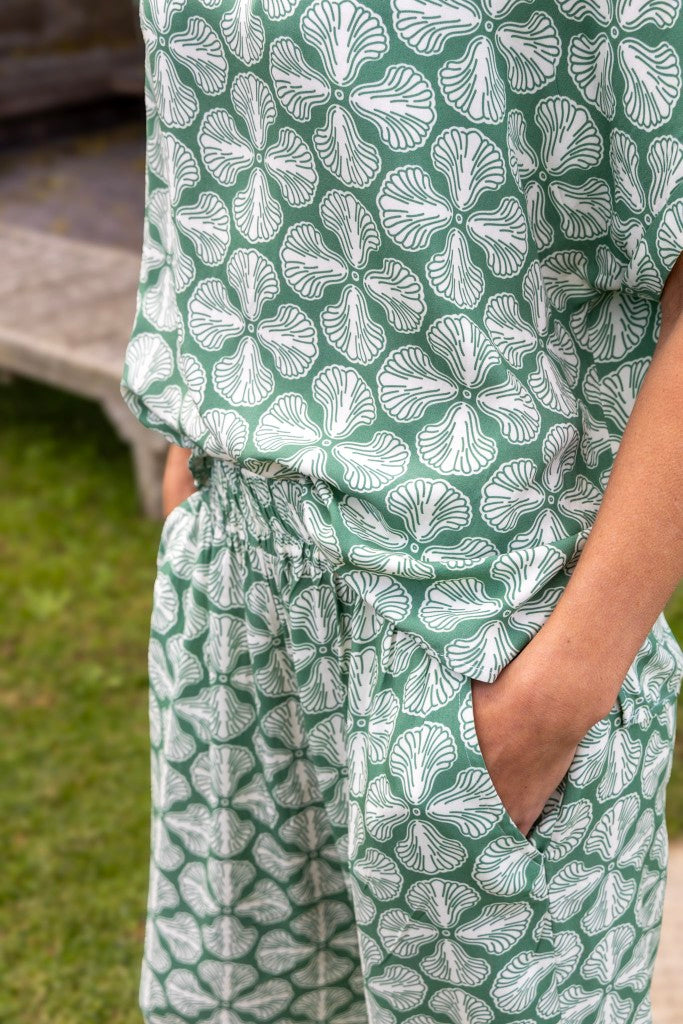 Clarrise Top in Moss