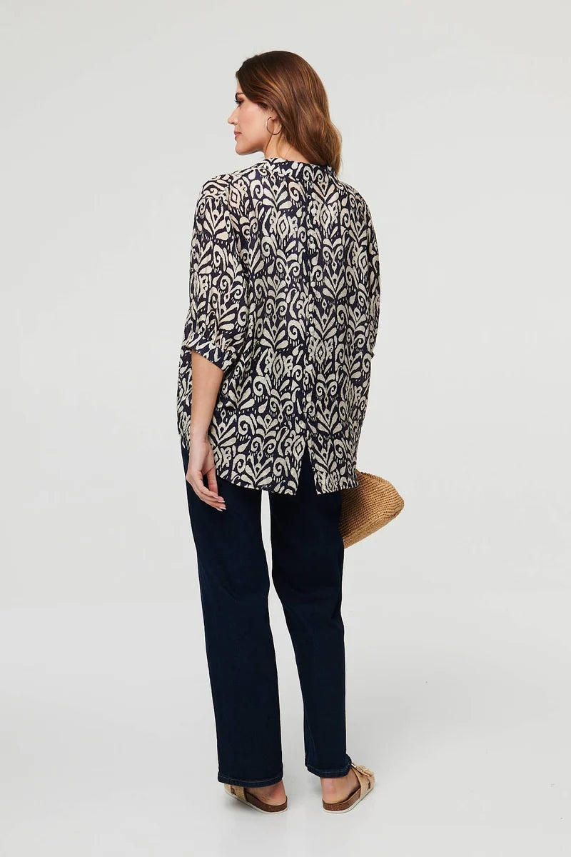 3/4 Curved Hem Blouse in Navy / Stone