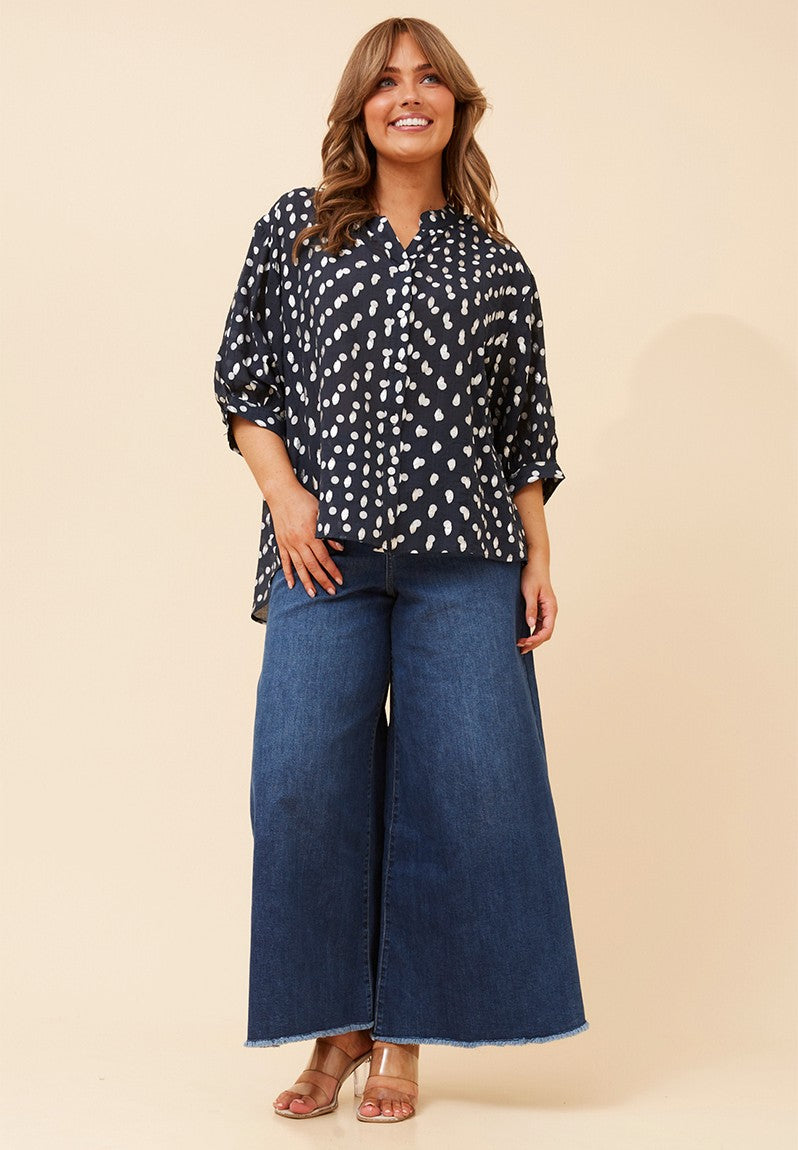 3/4 Curved Hem Blouse in Navy Spots