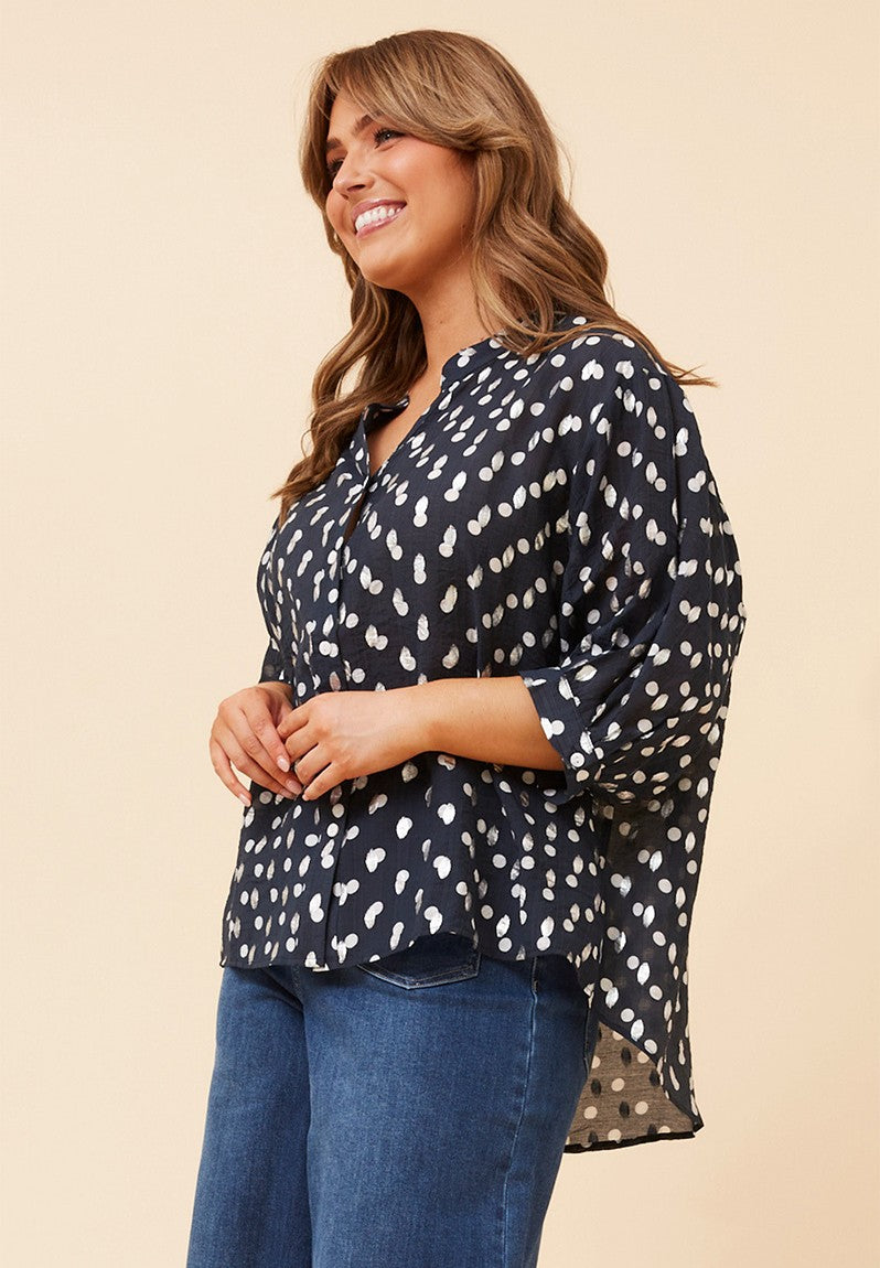 3/4 Curved Hem Blouse in Navy Spots