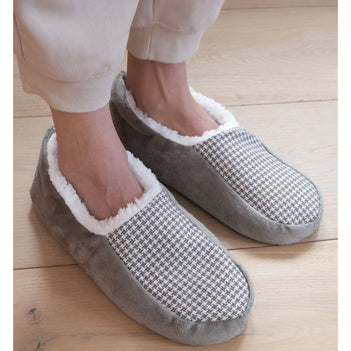 Cosy Men's Fluffy Slippers in Grey Houndstooth
