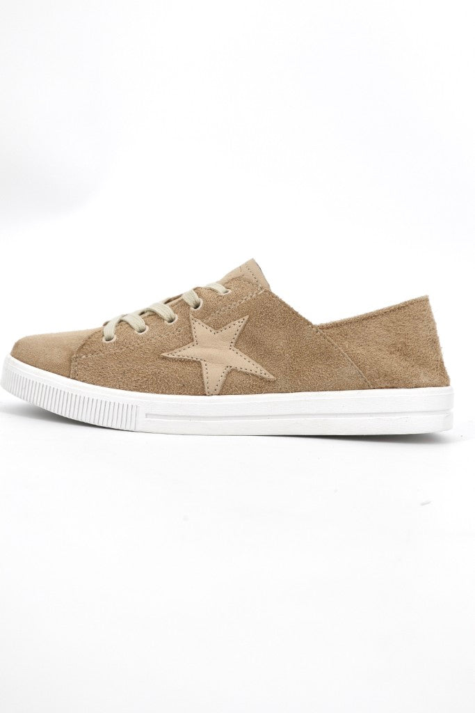 Vicki Sneaker in Teddy Brown