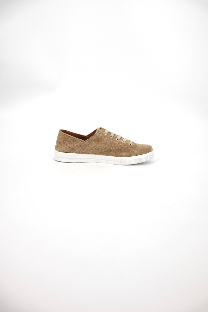 Vicki Sneaker in Teddy Brown