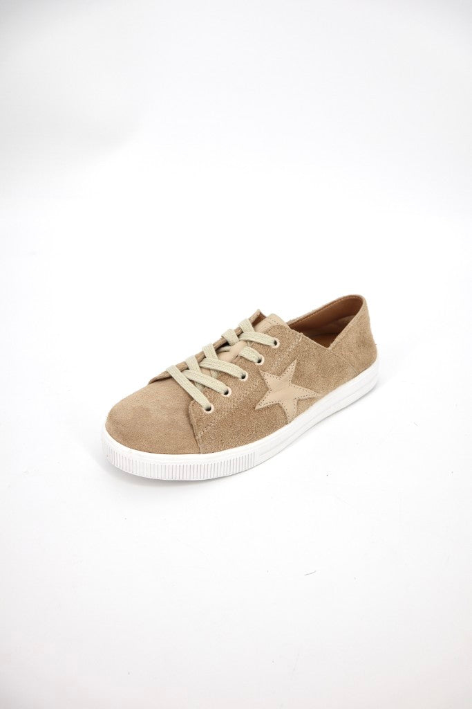 Vicki Sneaker in Teddy Brown