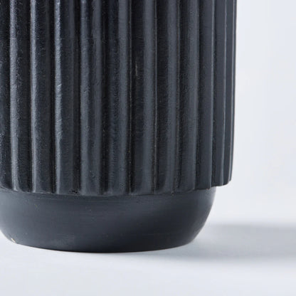 Vanilla Scented Soy Wax Mango Wood Candle in Black